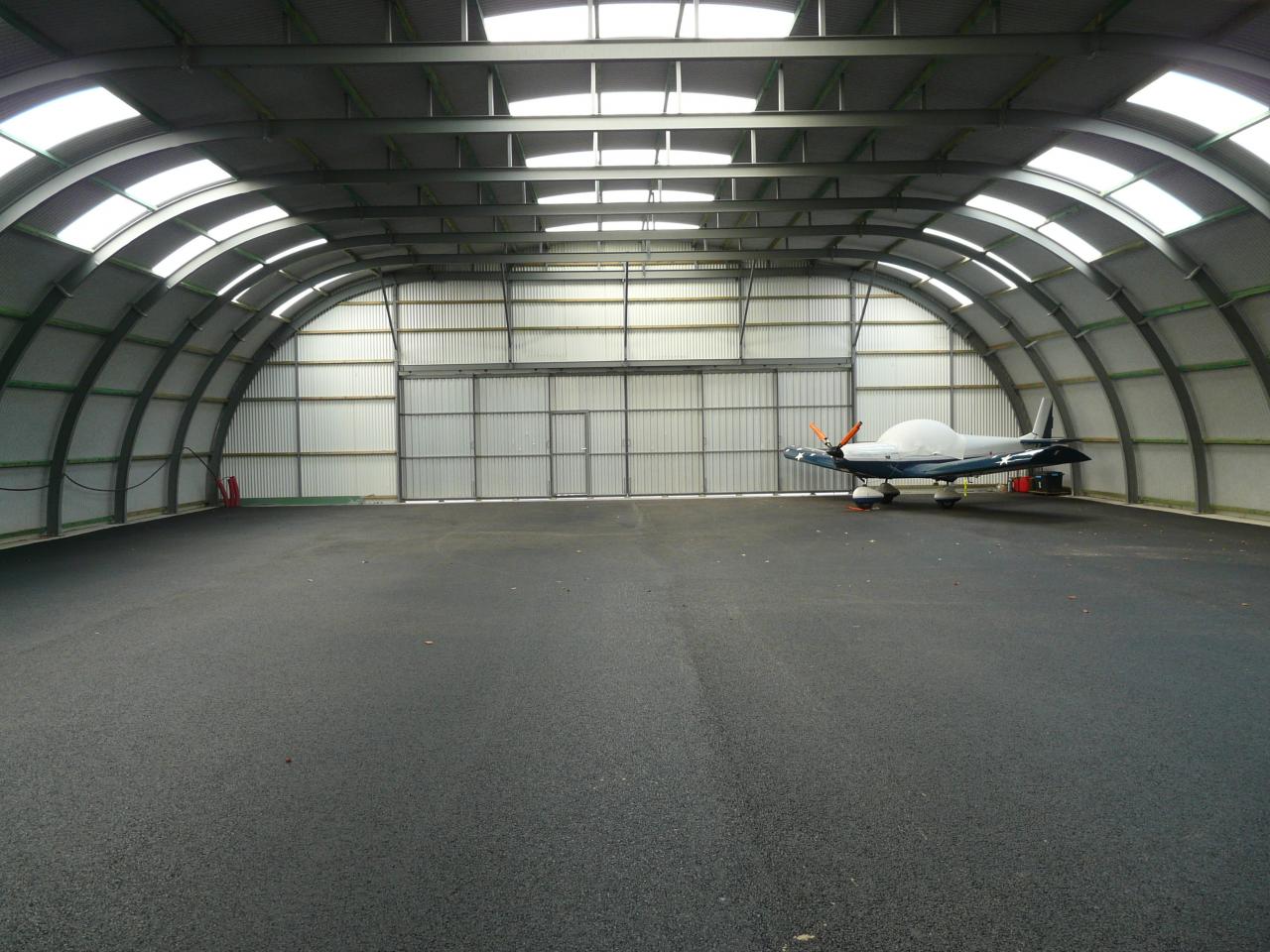 Hangar JCB